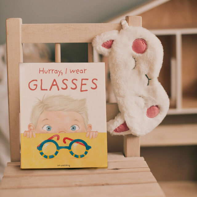 This book, aimed at children who wear glasses, 👓 follows the story of Kitty and Joe who wear glasses and can see the world in full details. It addresses children's concerns about glasses and provides information and reassurance on the benefits of wearing glasses, helping children become proud glasses-wearers.

👓🙌 Shows kids that wearing glasses can make them feel special and confident.
👓🙌 Features famous people who wore glasses.
👓🙌 Explains how eyes and glasses work in a simple way.
👓🙌 Contains tips on how to take proper care of eyes as well as glasses and how to pick the right one. 

#childbook ##chıldbooks #reading #readingtip #bookstagram #glasses #nonfictionbooks